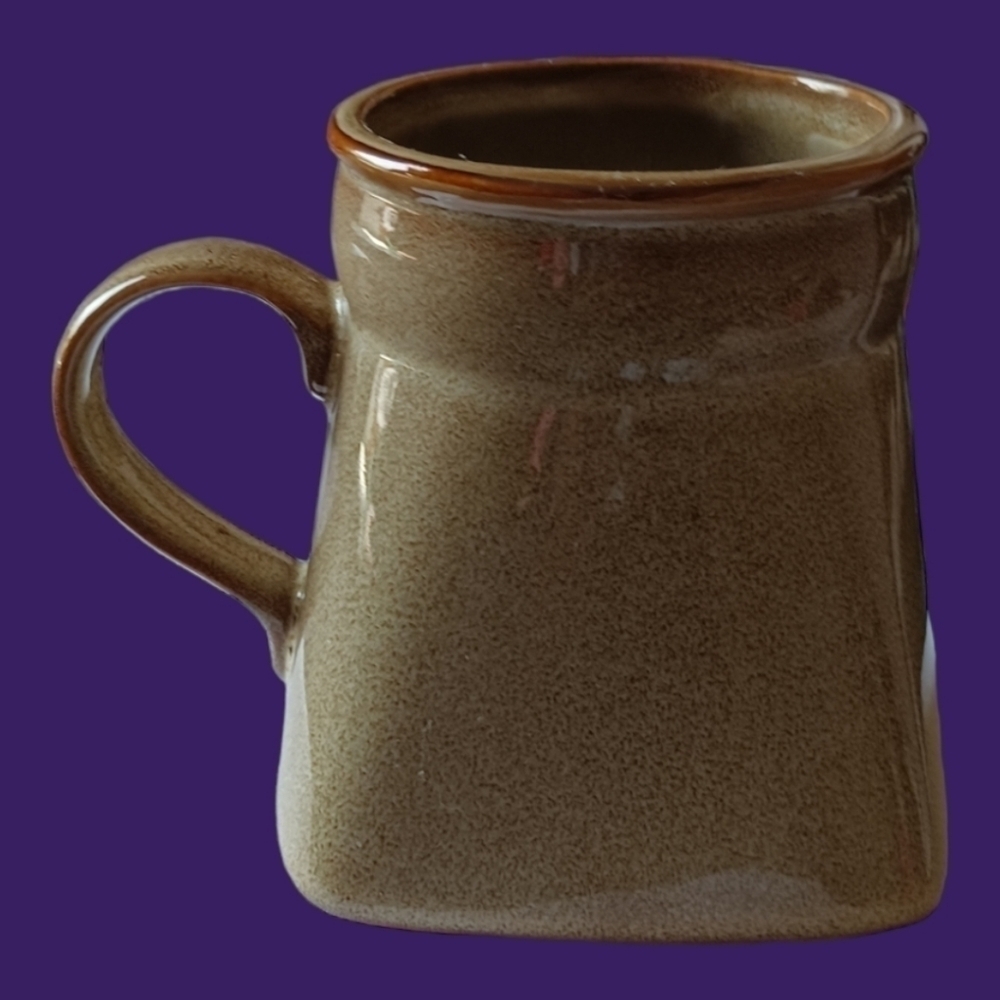 gibson elite 20oz mug color tan and brown